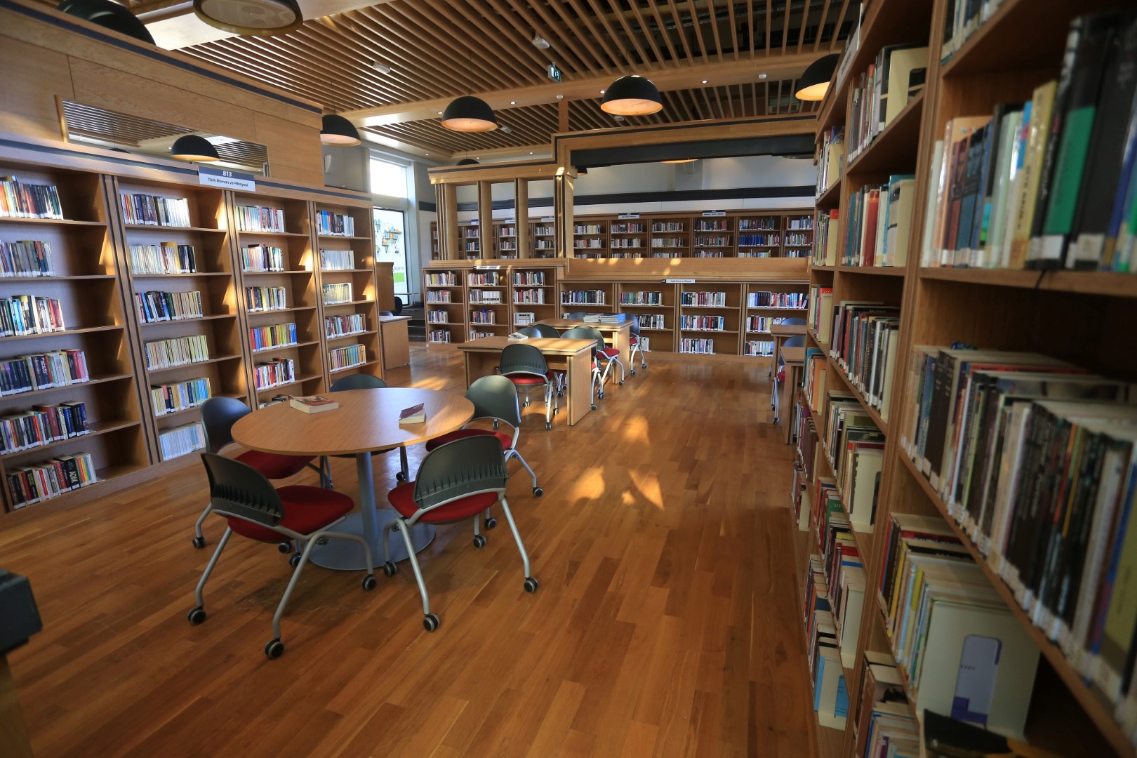 Kocaeli’nin modern halk kütüphanesi açıldı