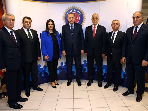 Cumhurbaşkanı Erdoğan, TÜRK-İŞ’i ziyaret etti