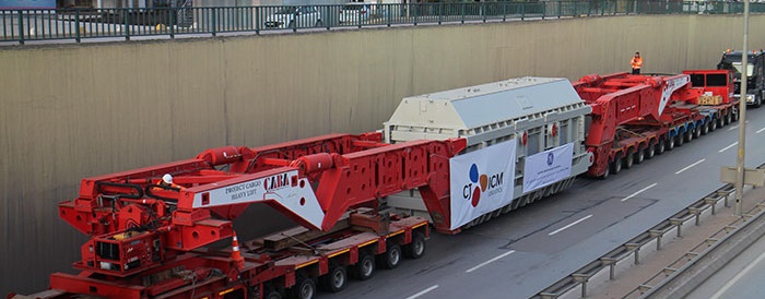 395 tonluk transformatör 280 tekerlekli araçla taşındı