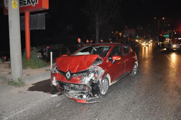 Kırmızı ışıkta geçen sürücü kazaya neden oldu: 1 yaralı