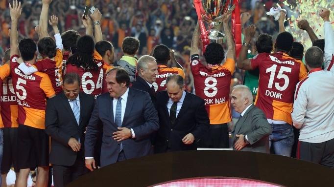 Galatasaray’ın şampiyonluk kupasını Yıldırım Demirören vermeyecek