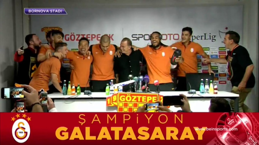 Galatasaray’da futbolcular Fatih Terim’in basın toplantısını bastı!