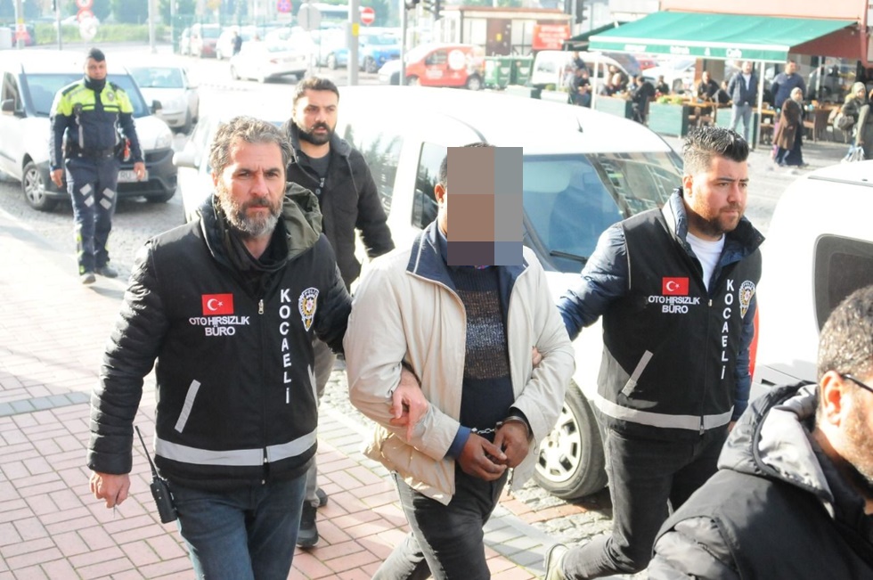 Bir gecede 4 araç çaldı polise yakalandı