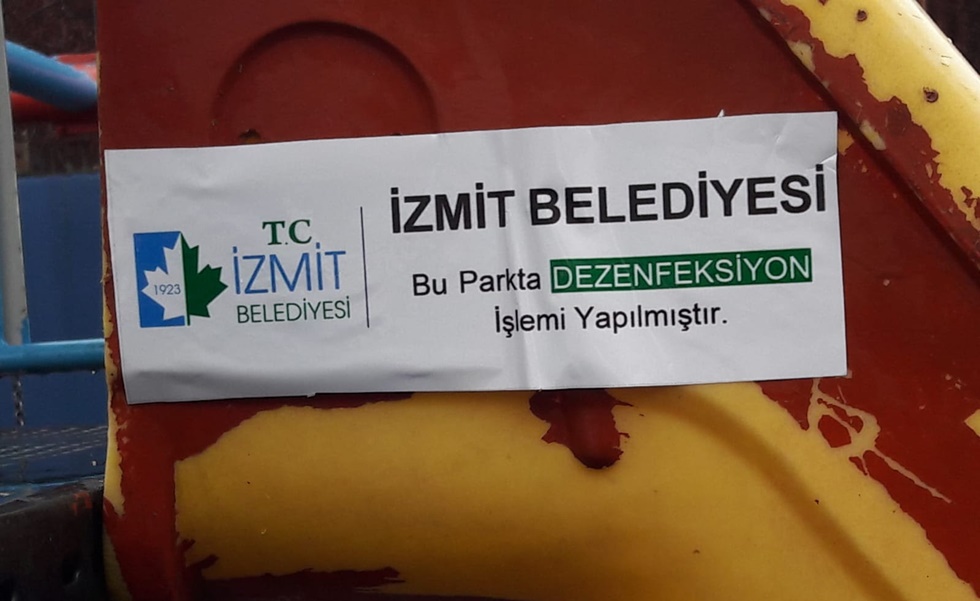 İzmit Belediyesi 210 parkı dezenfekte etti