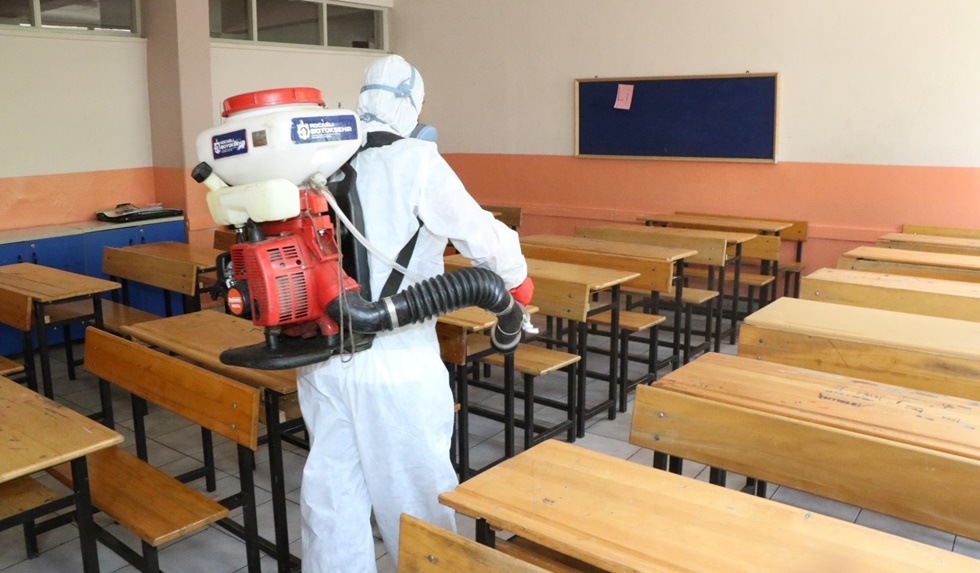 Sınavlara ev sahipliği yapacak okullar dezenfekte ediliyor