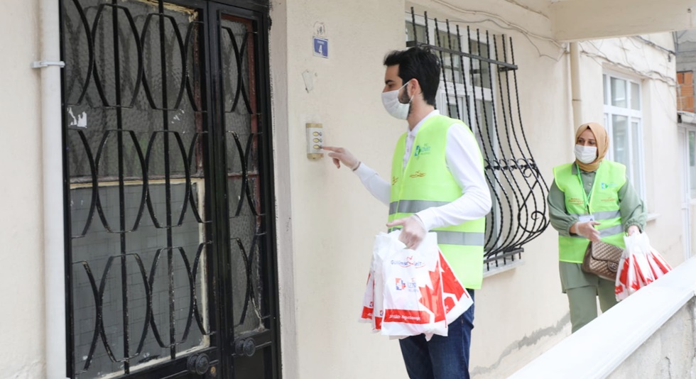 İzmit Belediyesi Sanayi Mahallesinde sağlık için vatandaşın kapısını çaldı