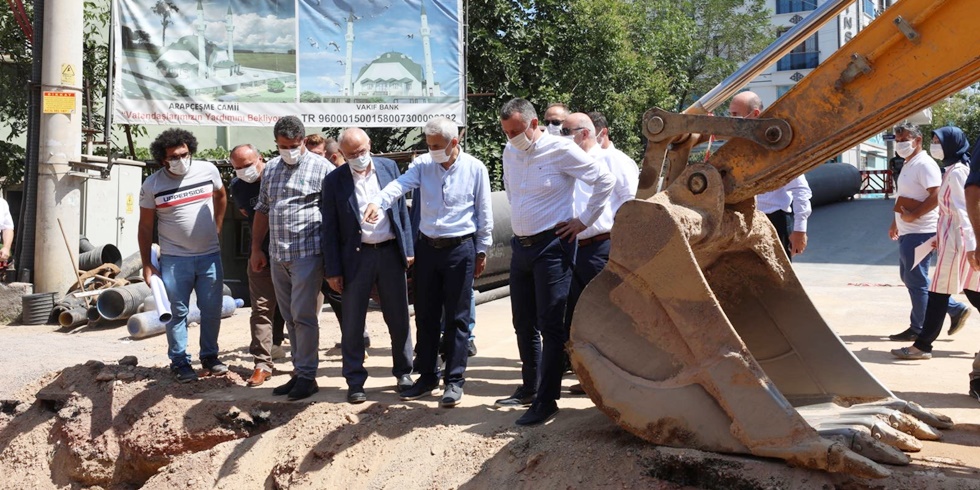 Büyükakın, “Sahadayız, şantiyedeyiz, milletimizle birlikteyiz”