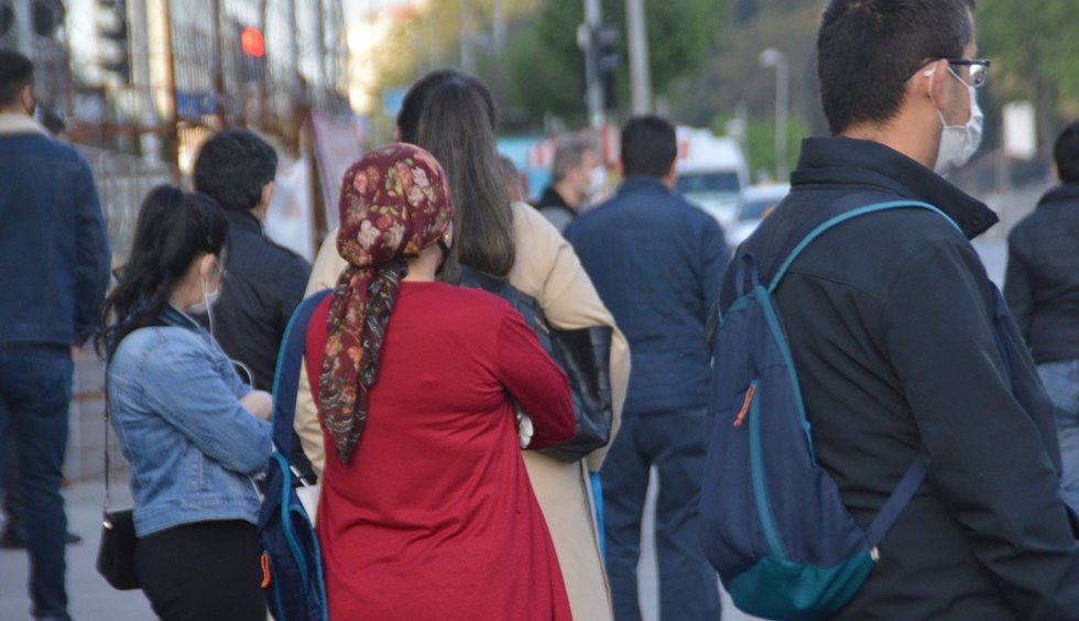 İşe gitmek isteyen vatandaşlar, işlerine geç kalıyor