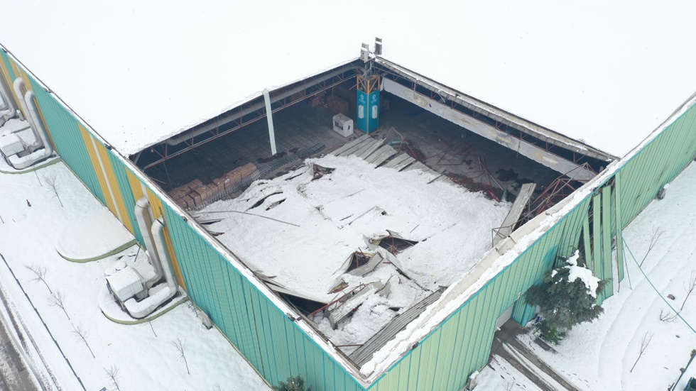 Fuar Merkezi’nin çatısı çöktü