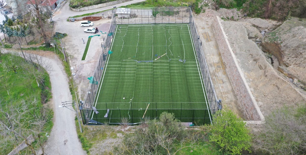 Gölcük köylerine futbol sahası