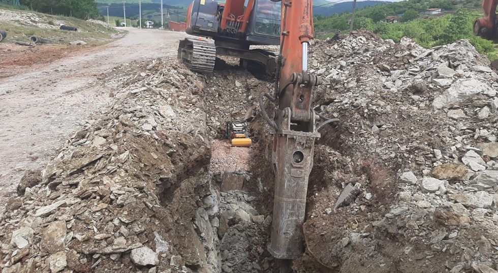 Körfez Kalburcu’da sağlıklı altyapı yapılıyor