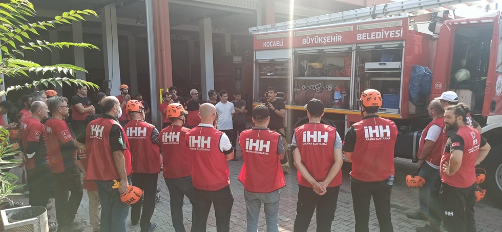 Kocaeli İtfaiyesinden İHH’ya yangın eğitimi