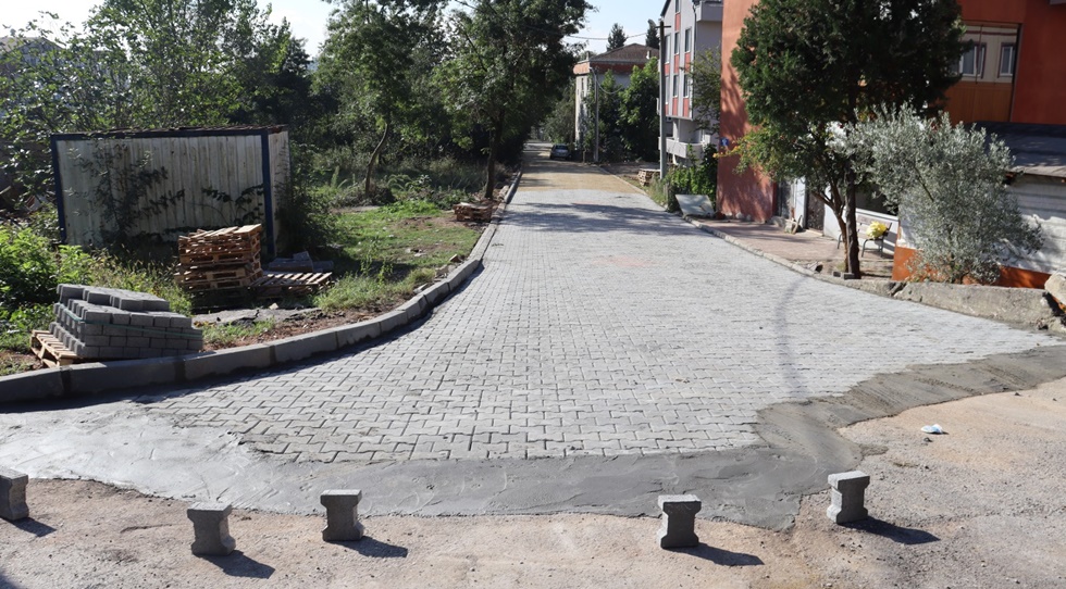 Alikahya Fatih Mahallesi’nde parke yol çalışması tamamlandı
