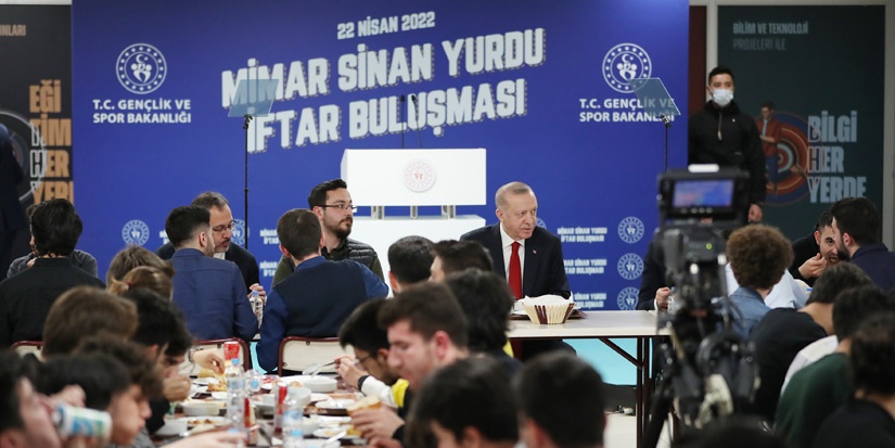 Cumhurbaşkanı’ndan öğrenci burs ve kredileriyle ilgili açıklama geldi