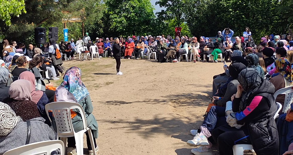 Başiskele’de Anneler Kısa Bir Mola Verdi