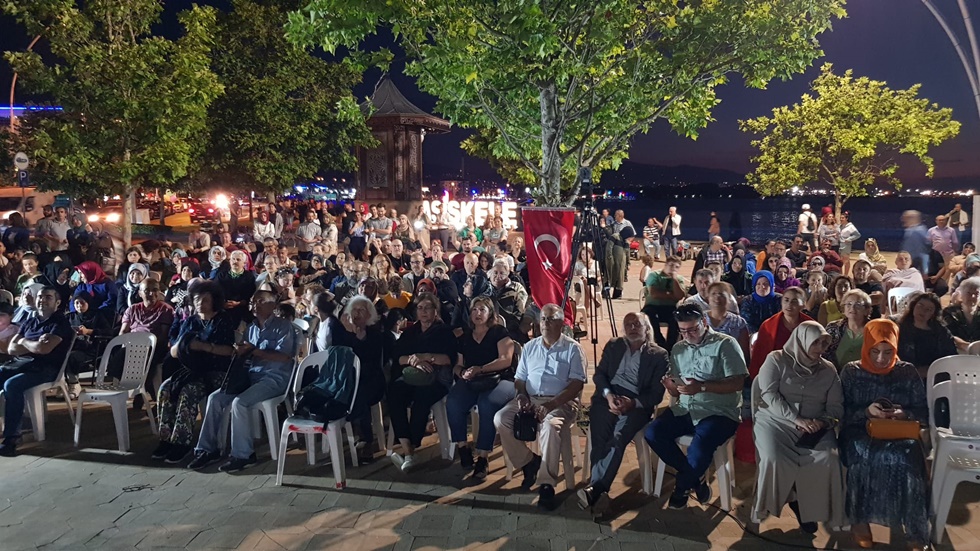 Başiskele Sahili’nde Müzik Şöleni Devam Ediyor