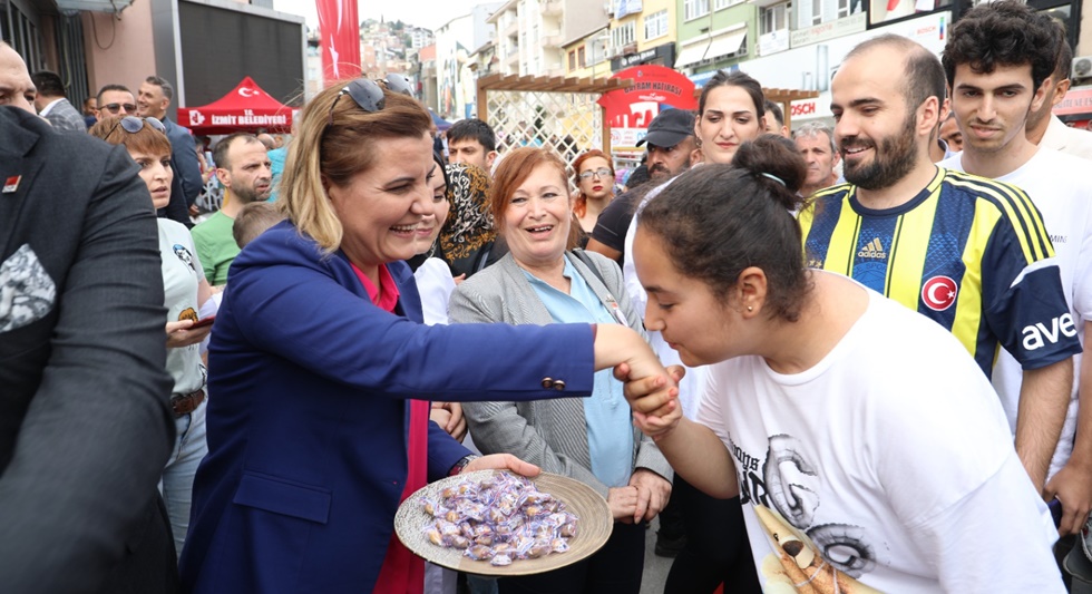 Başkan Hürriyet Halk Bayramlaşması’nda İzmitlilerle buluştu