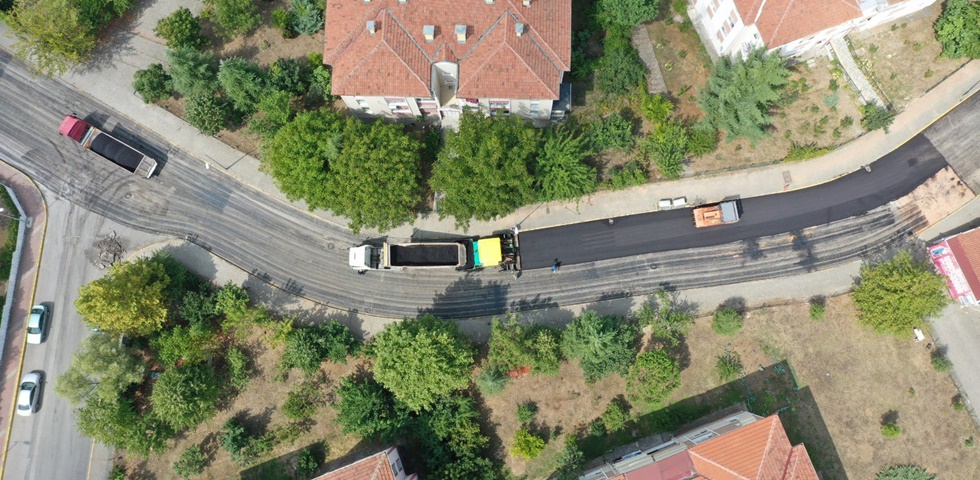 Başiskele’de Asfalt Çalışmaları Tam Gaz Sürüyor