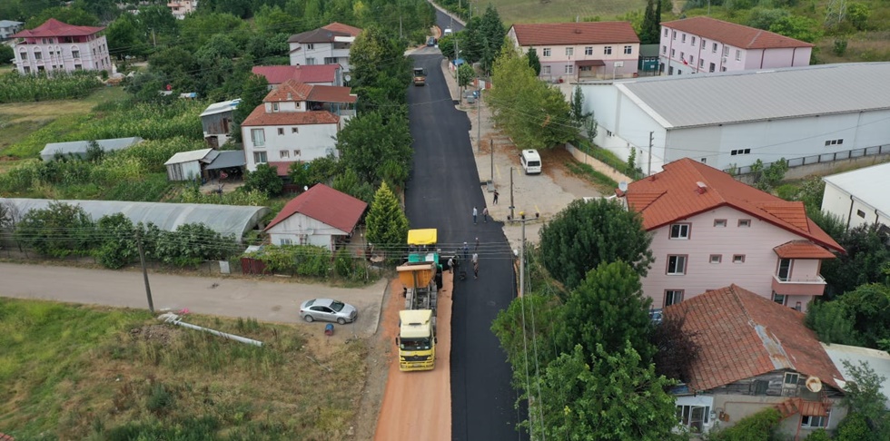 Başiskele’de İki Ana Caddede Asfalt Seferberliği