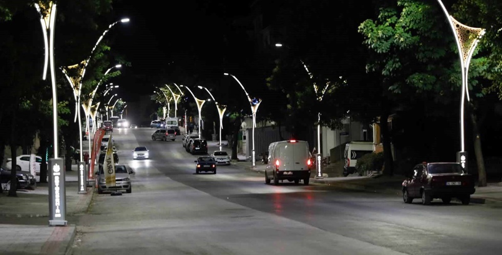 Körfez Akşemsettin Caddesi ışıl ışıl oldu