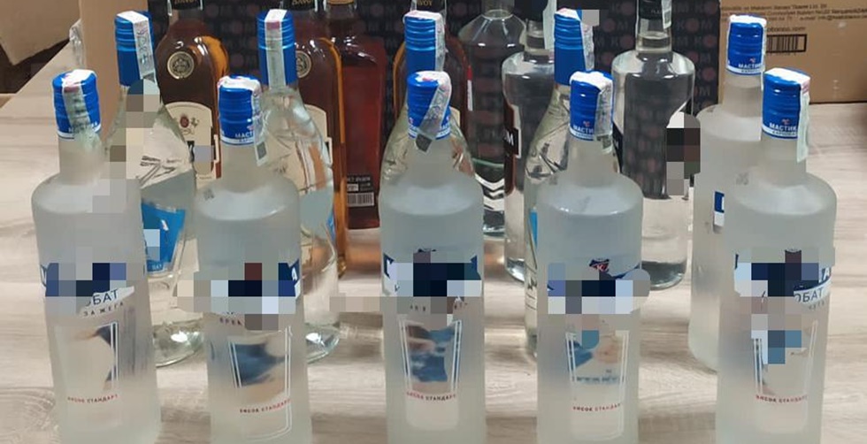 17 şişe gümrük kaçağı içki ele geçirildi