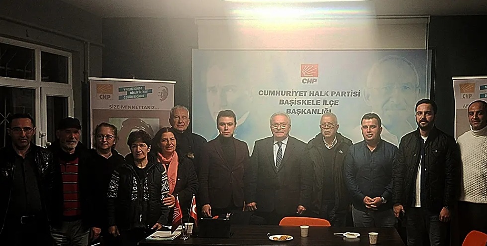 İsmet İşeri CHP Başiskele İlçe Başkanlığını ziyaret etti