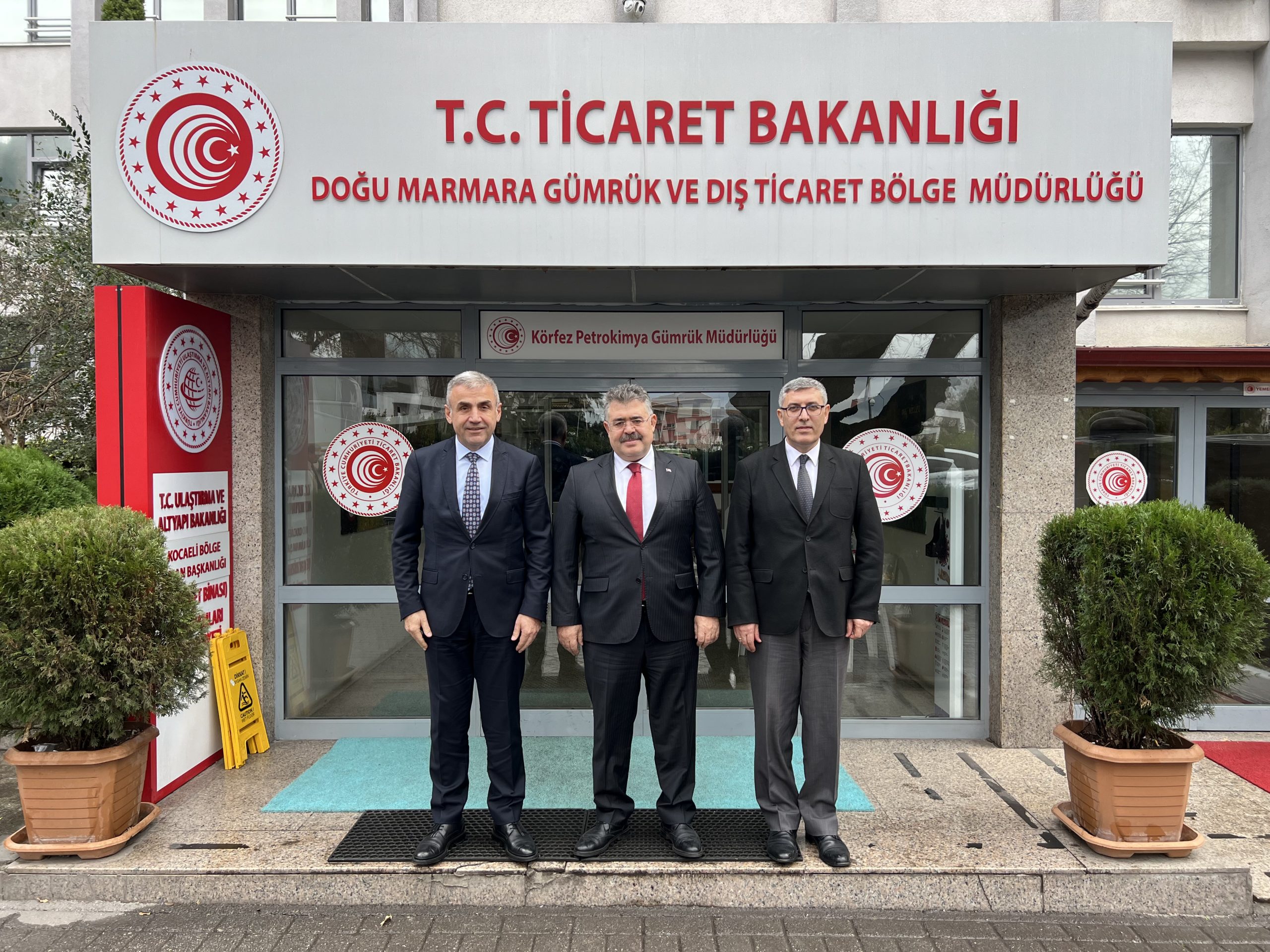 Veysal Tipioğlu, Doğu Marmara Dış Ticaret Bölge Müdürlüğünü ziyaret etti