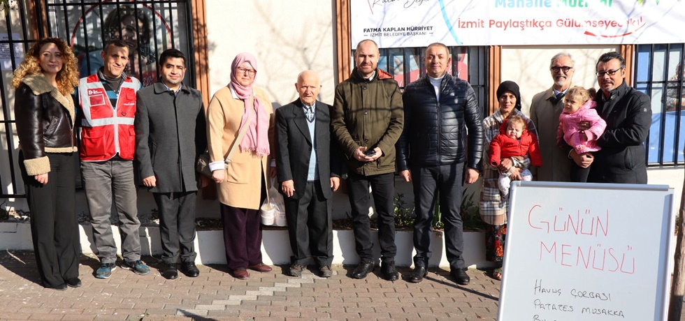 İzmit Belediyesi Yöneticilerinden Mahalle Mutfakları Projesi’ne ziyaret