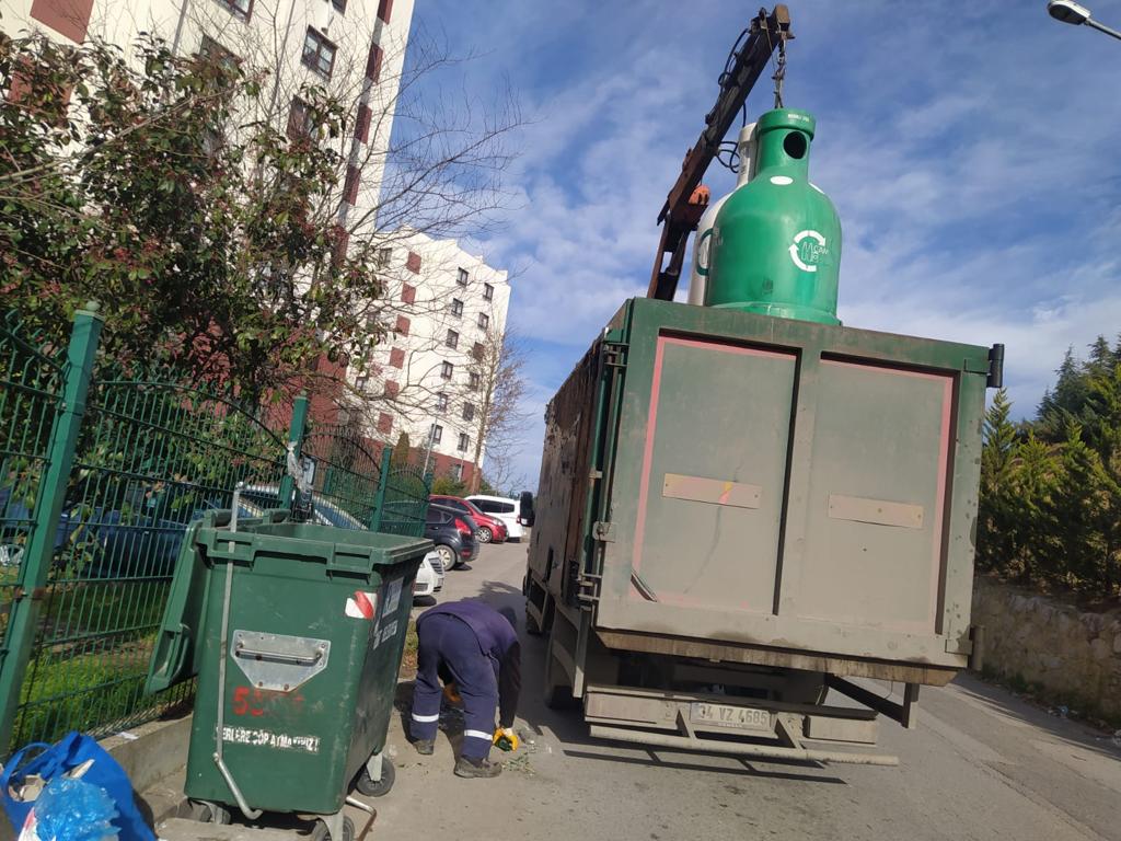 İzmit Belediyesi her ay 30 ton cam atığı dönüştürüyor