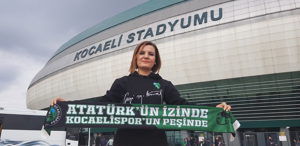 Başkan Hürriyet: “Efsane Kocaelispor iyi ki varsın! Dünya İzmitliler Günü kutlu olsun”