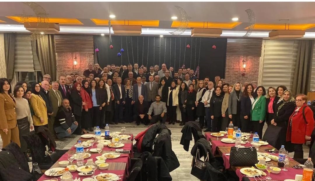 İYİ Parti İzmit İlçe Başkanlığından  mahalle başkanlarına iftar.