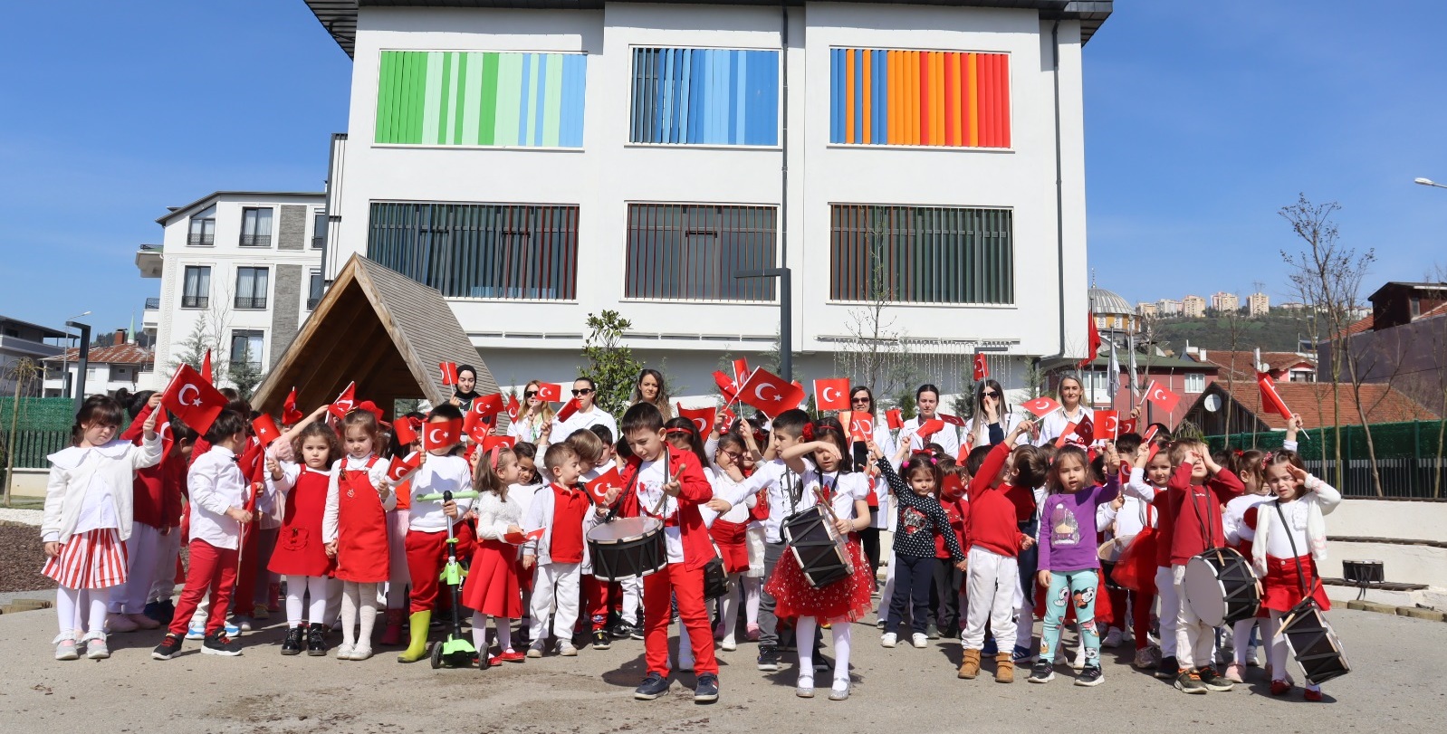İzmit Belediyesi Çınar Çocuk Evi’nde erken 23 Nisan coşkusu yaşandı