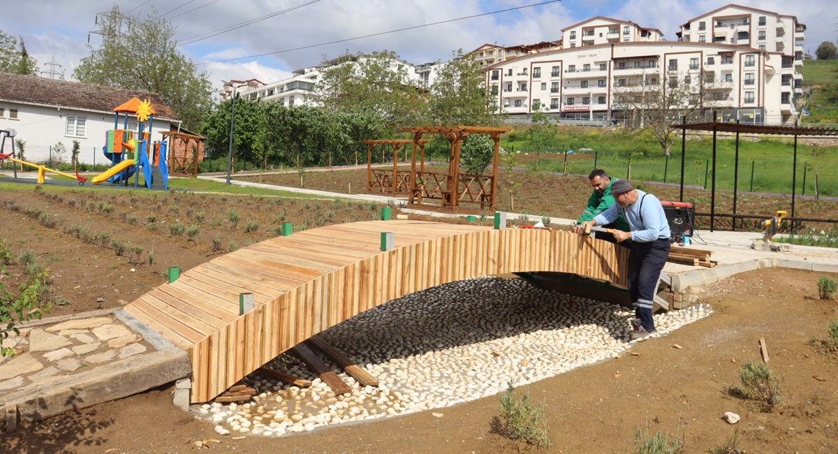 İzmit Belediyesi Gündoğdu Lavanta Parkı’nda çalışmalara hızla devam ediyor