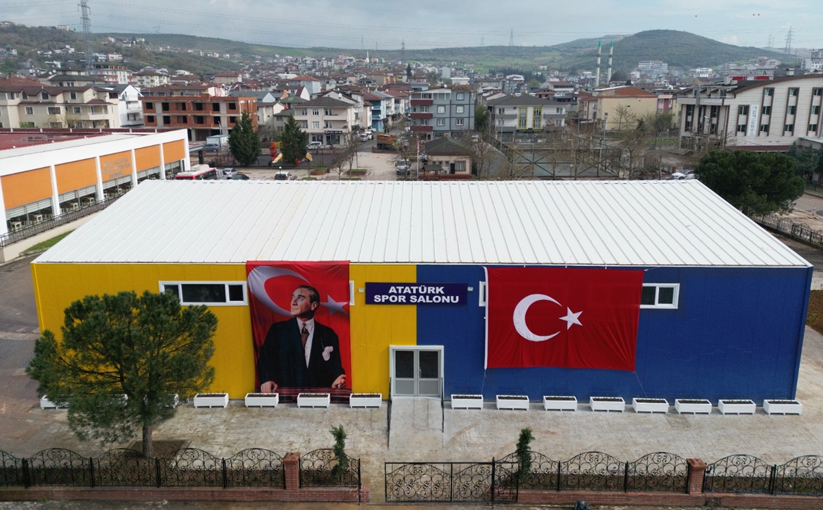 İzmit’te açılan Atatürk Spor Salonu, FOX TV’den milyonlara ulaştı