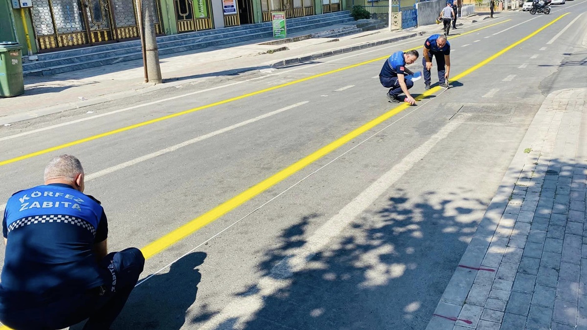 Körfez Belediyesi Zabıta Ekipleri, Pazar Yerlerinde Düzenleme Çalışmalarıyla Esnaf ve Vatandaşların Alışveriş Deneyimini İyileştiriyor!