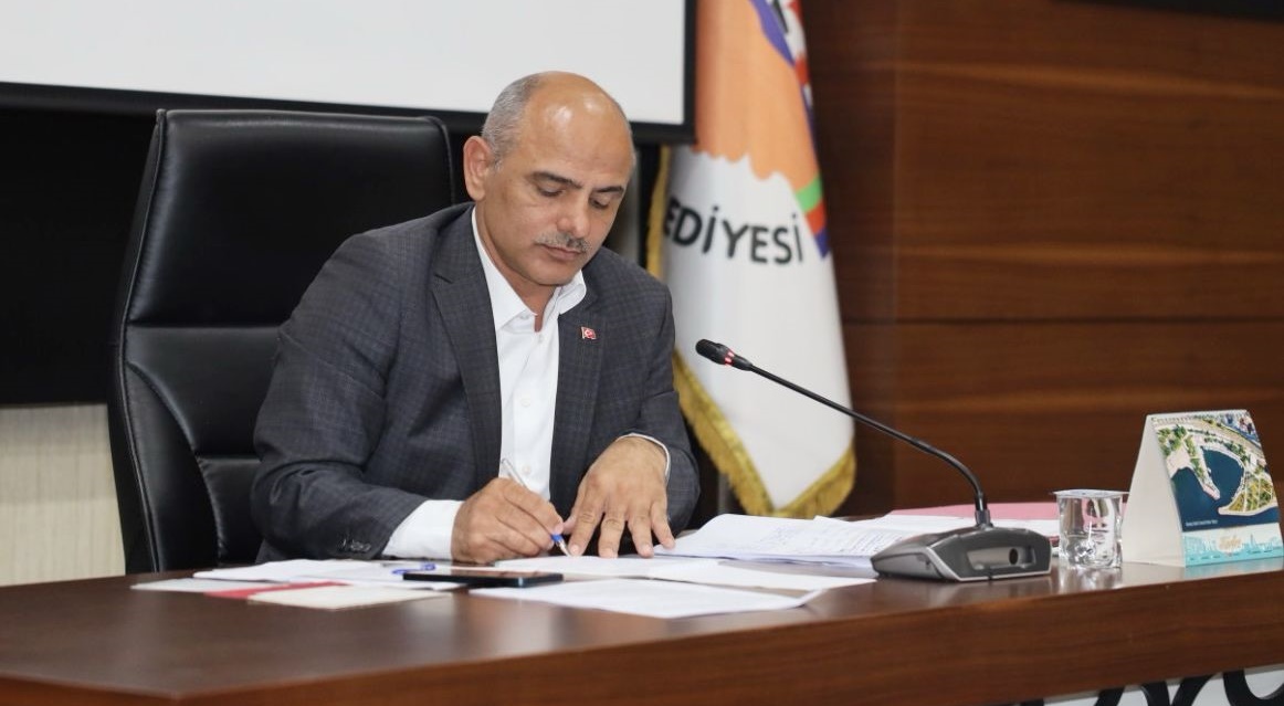 Körfez Belediyesine 2024 yılı için dev bütçe: Körfez Belediyesi Ekim Ayı Meclis Toplantısı ikinci oturumu Körfez Belediye Başkanı Şener Söğüt’ün başkanlığında gerçekleştirildi