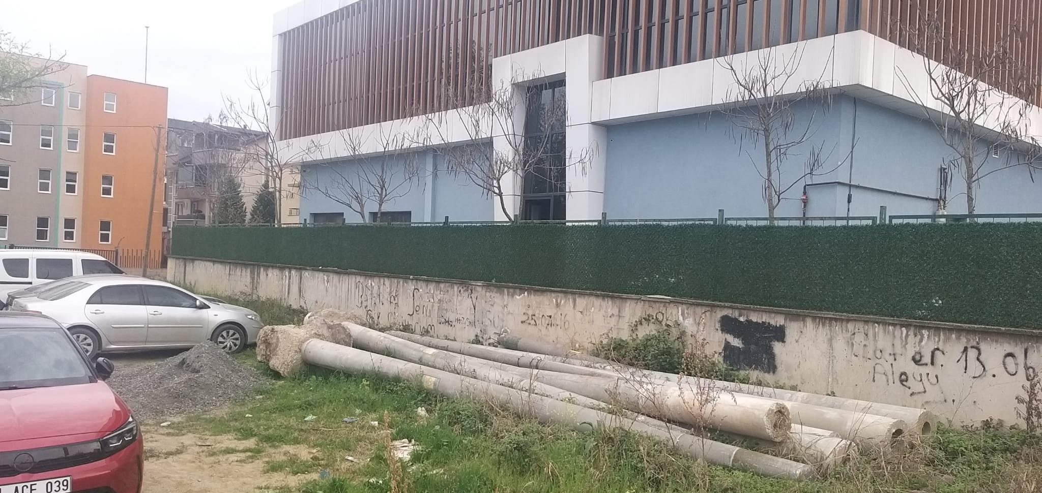 Kartepe Semt Polikliniği Yanındaki Otopark İçin Düzenleme Talebi