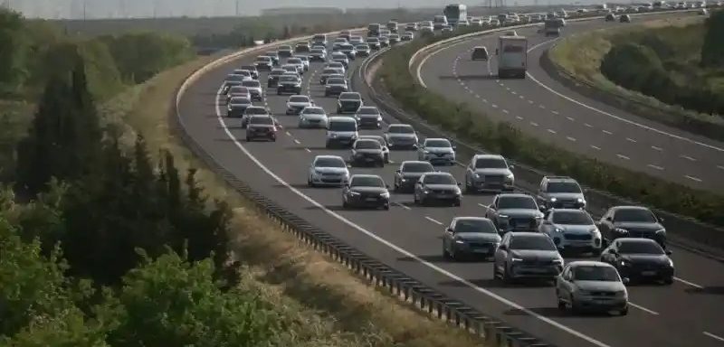 Kocaeli’nde Araç Sayısı Rekora Koşuyor: Trafiğe Kayıtlı Taşıt Sayısı 651 Bini Aştı!