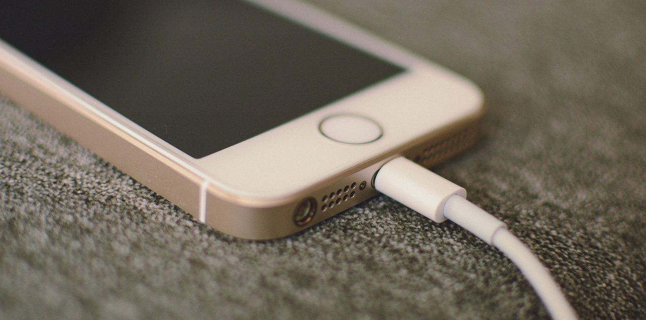 Telefonu Gece Şarja Takmak Bataryayı Bozar mı?