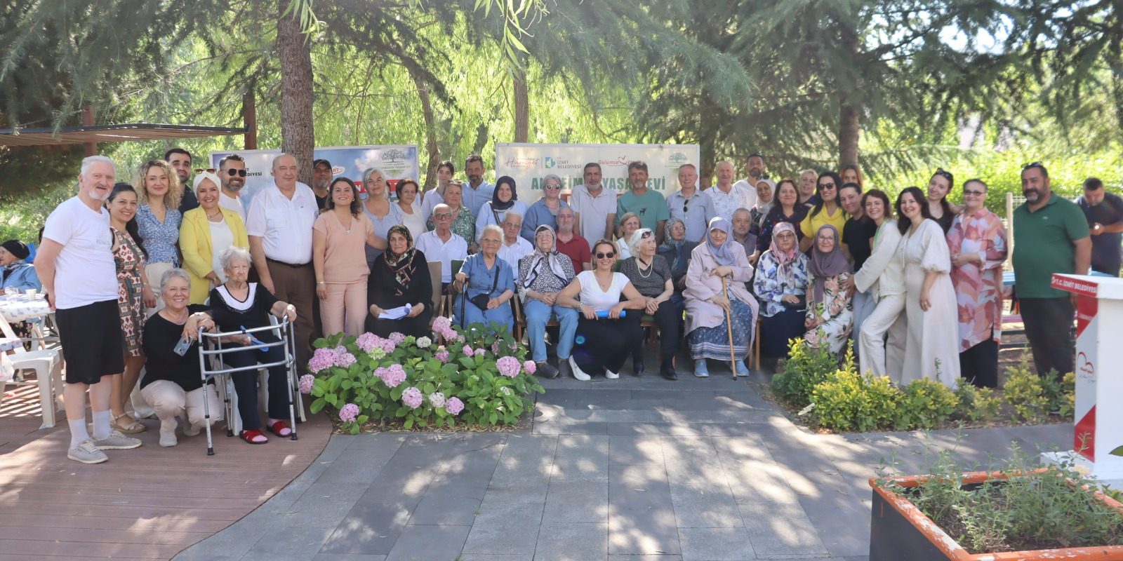 Alzheimer Yaşam Evi 4. Yılını Kutladı: İzmit Belediyesi’nden Sosyal Hizmet Başarısı