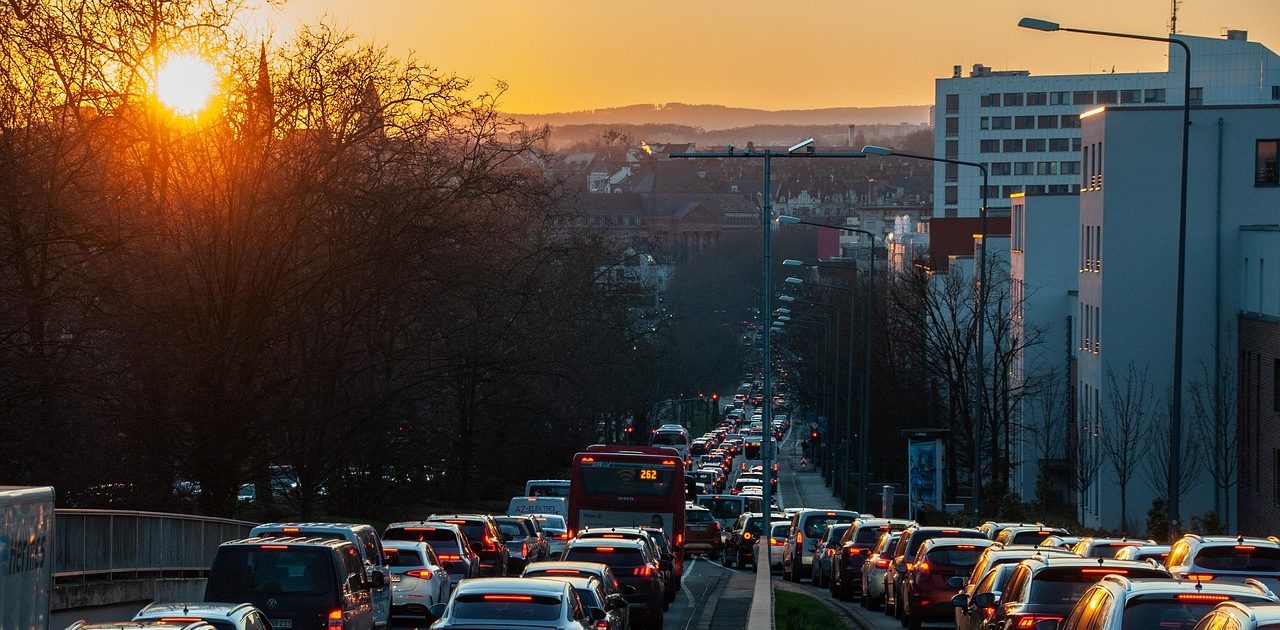 Kurban Bayramı Öncesi Trafik Düzenlemesi: Kamyon ve Tankerlere Geçici Yasak