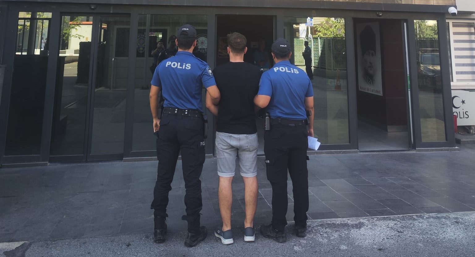 Dolandırıcılık Suçundan Aranan Şahıs Kocaeli’nde Yakalandı