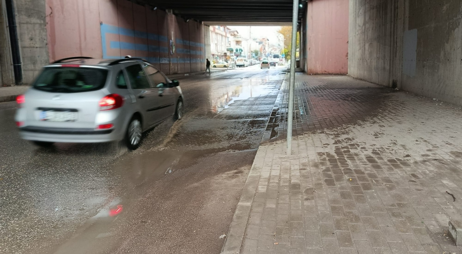 Yeşilova’da Otoban Altı Köprüsü Yine Göle Döndü!