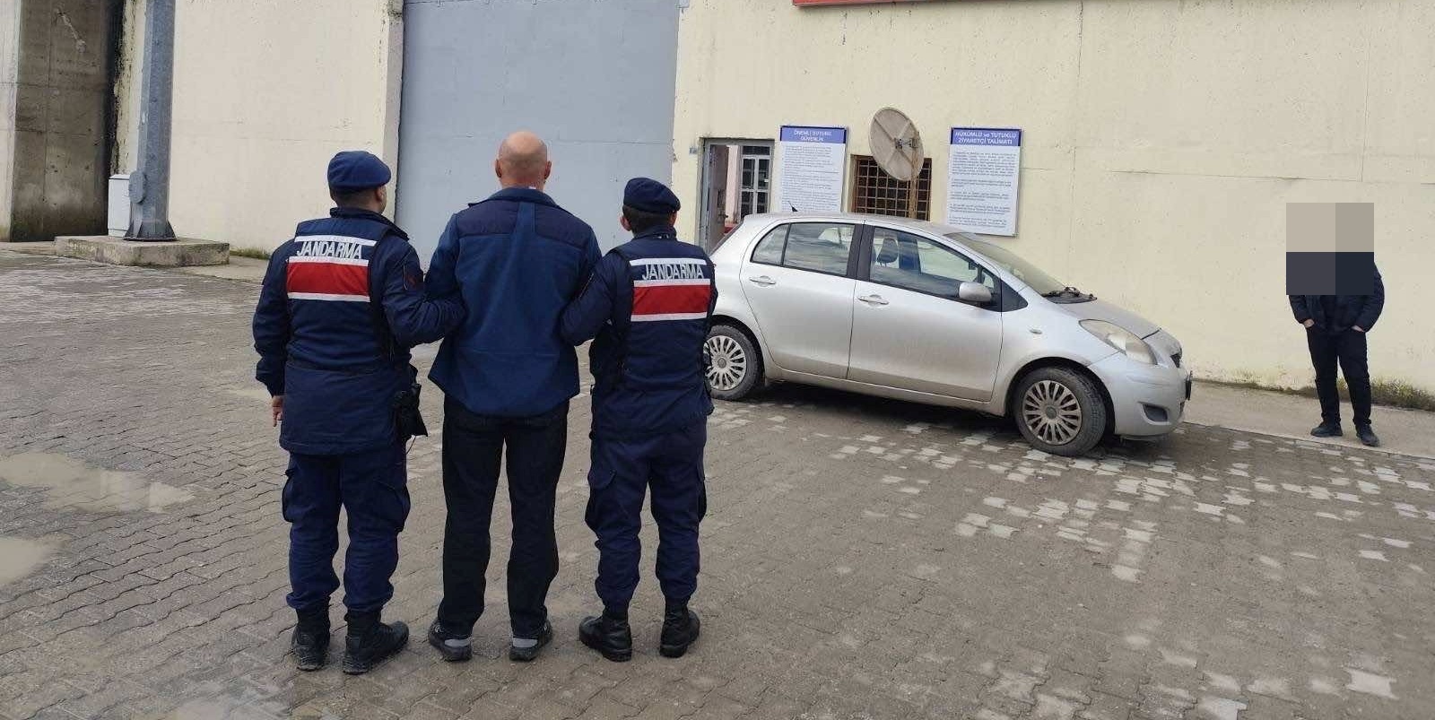 29 Yıl Hapisle Aranıyordu! Kocaeli Jandarmasından İzmit’te Nefes Kesen Operasyon