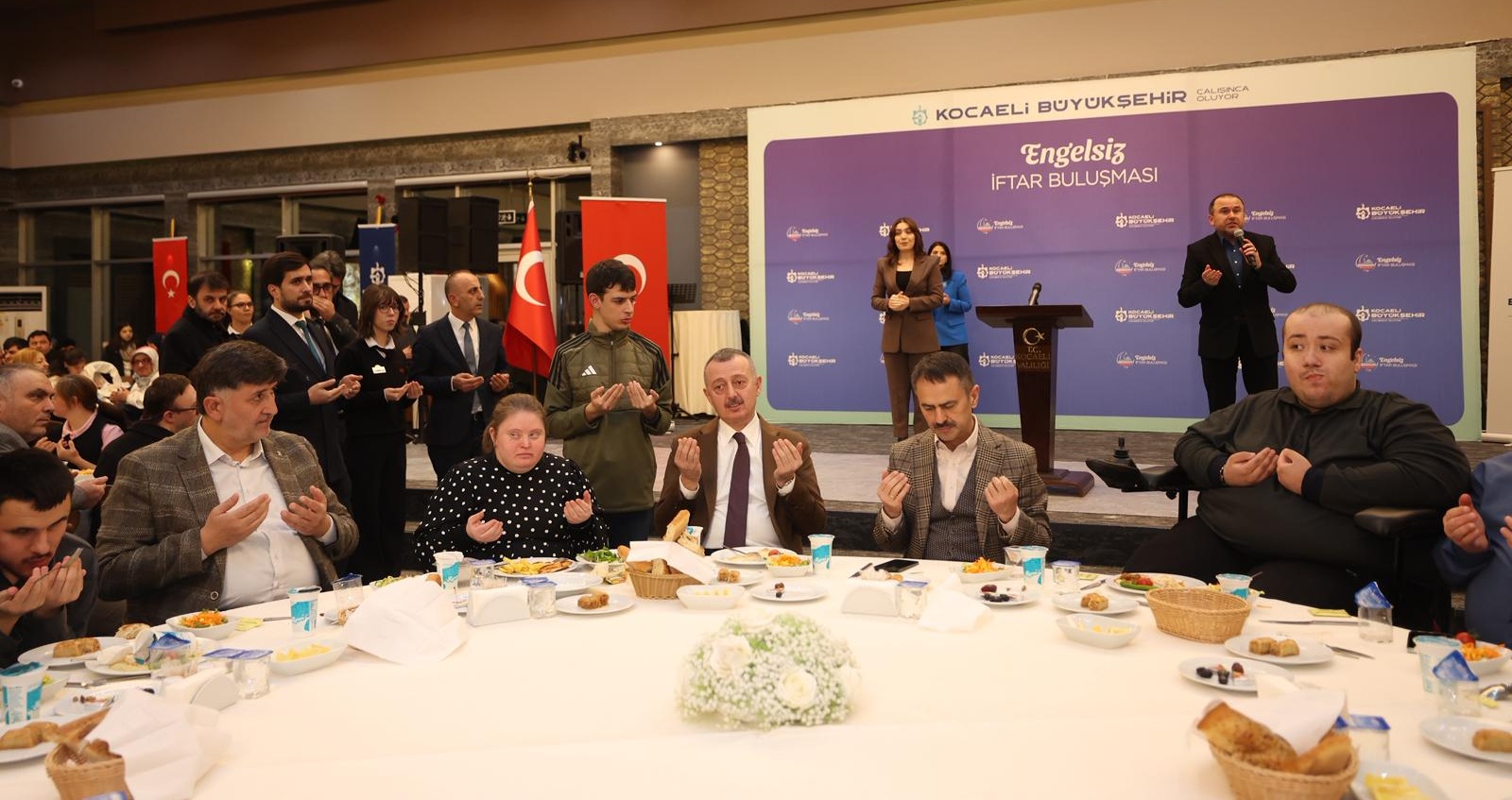 Büyükşehir’den özel bireylerle iftar