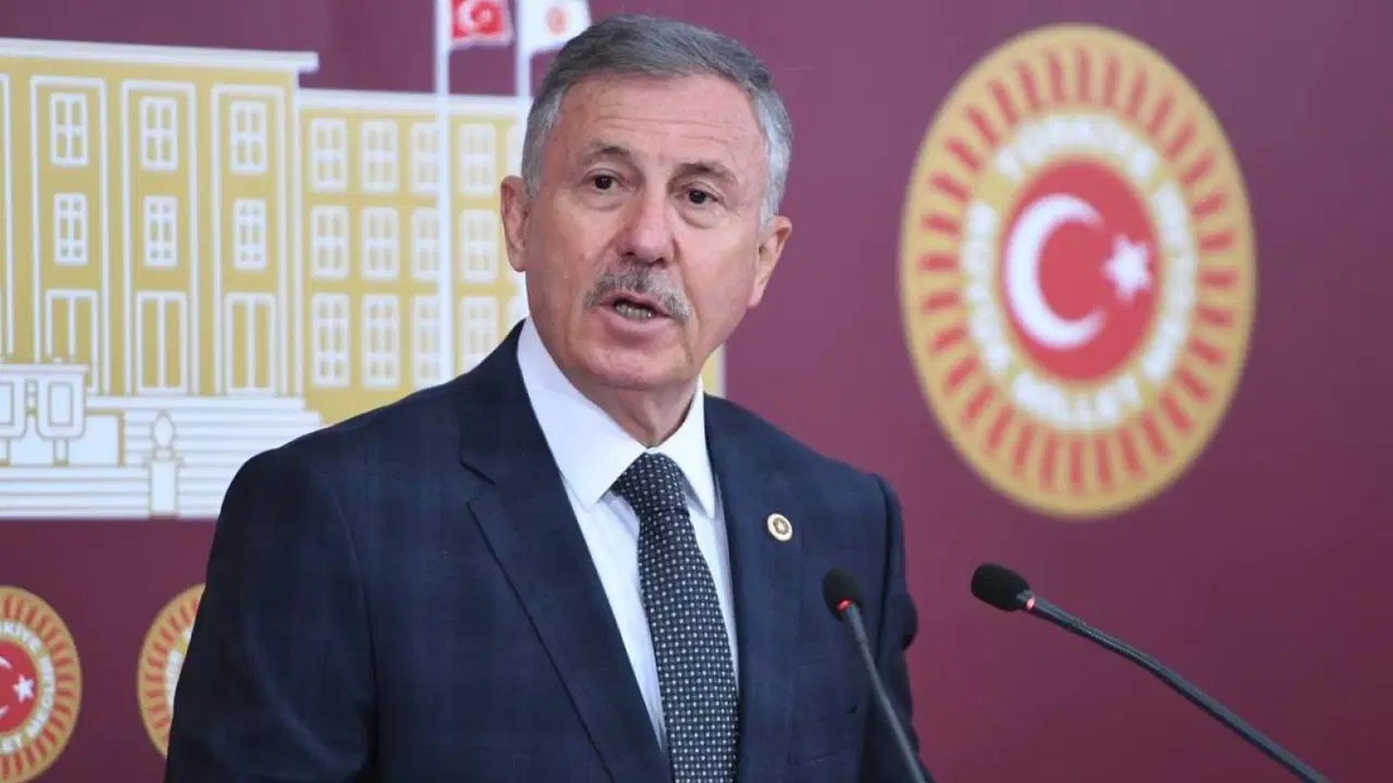 Selçuk Özdağ: “Staj ve Çıraklık Mağduriyeti Artık Giderilmeli”