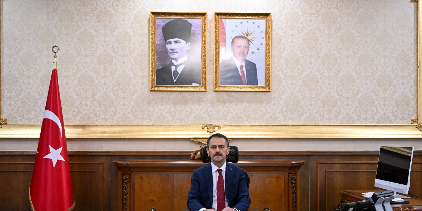 Kocaeli Valisi İlhami Aktaş’tan Anlamlı Babalar Günü Mesajı: “Babalarımız, Sarsılmaz Çınarlarımızdır”