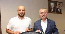 Kaptan Veda Etti, Formasını Büyükakın’a Bıraktı
