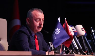 Tahir Büyükakın meclis açıklaması: İlan eleştirileri ve ihale iddialarına yanıt verdi