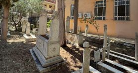 İzmit Hüseyin Paşa Camii Haziresinde Bakım ve Temizlik Çalışması Yapıldı